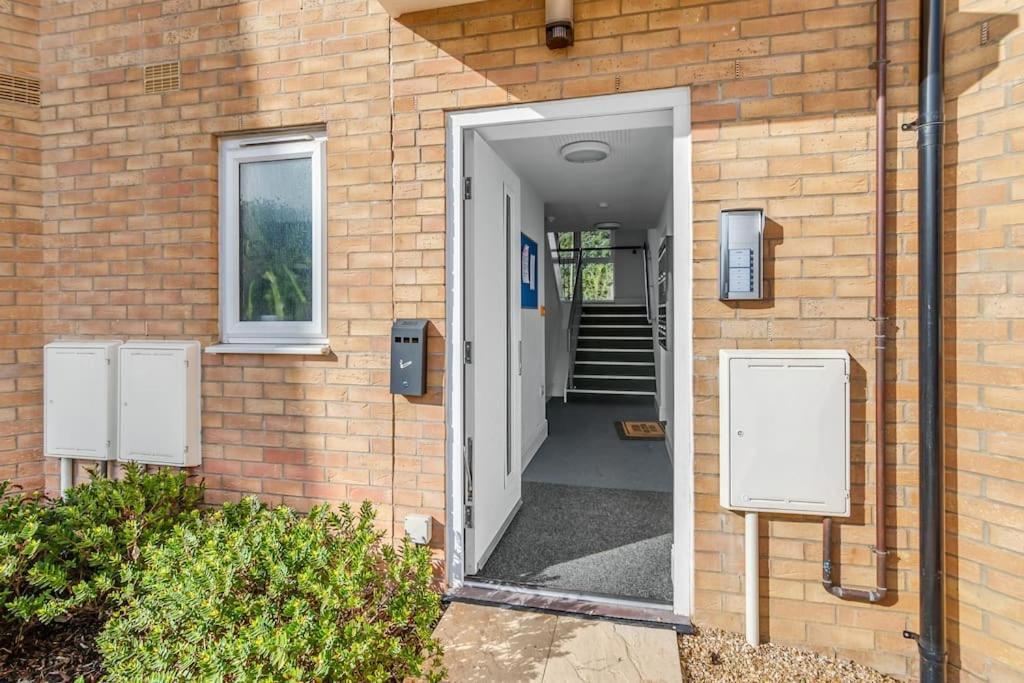 Modern Apartment In Wymondham Wymondham  Exterior photo